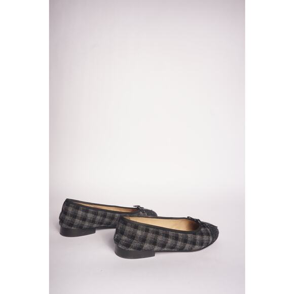 Chanel Grey Tweed Flats - Picture 5 of 8